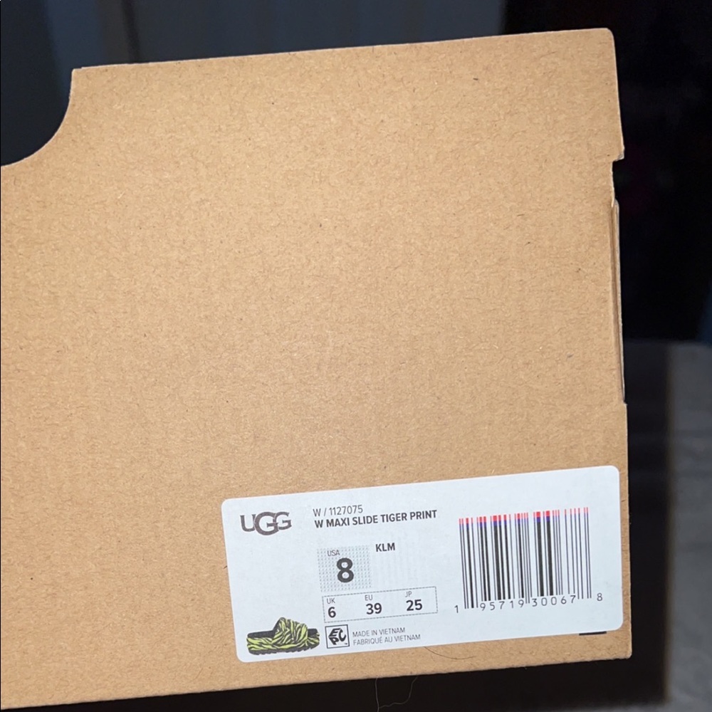 ugg maxi slide - Picture 2 of 2